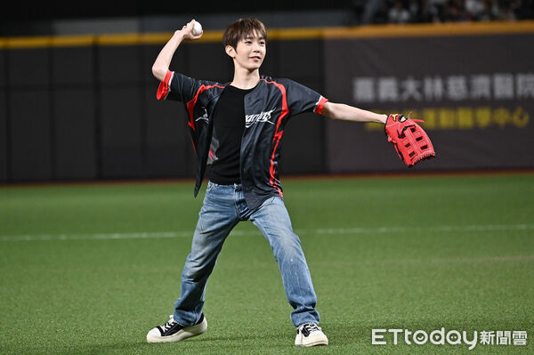 NCT WISH首度開球現身大巨蛋 讓粉絲驚喜連連 圖片 2
