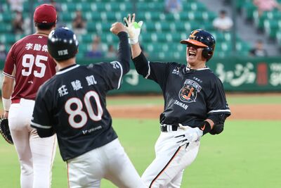 「時間不多了…謝謝你們」陳鏞基致勝一擊奪MVP 頒獎台落淚