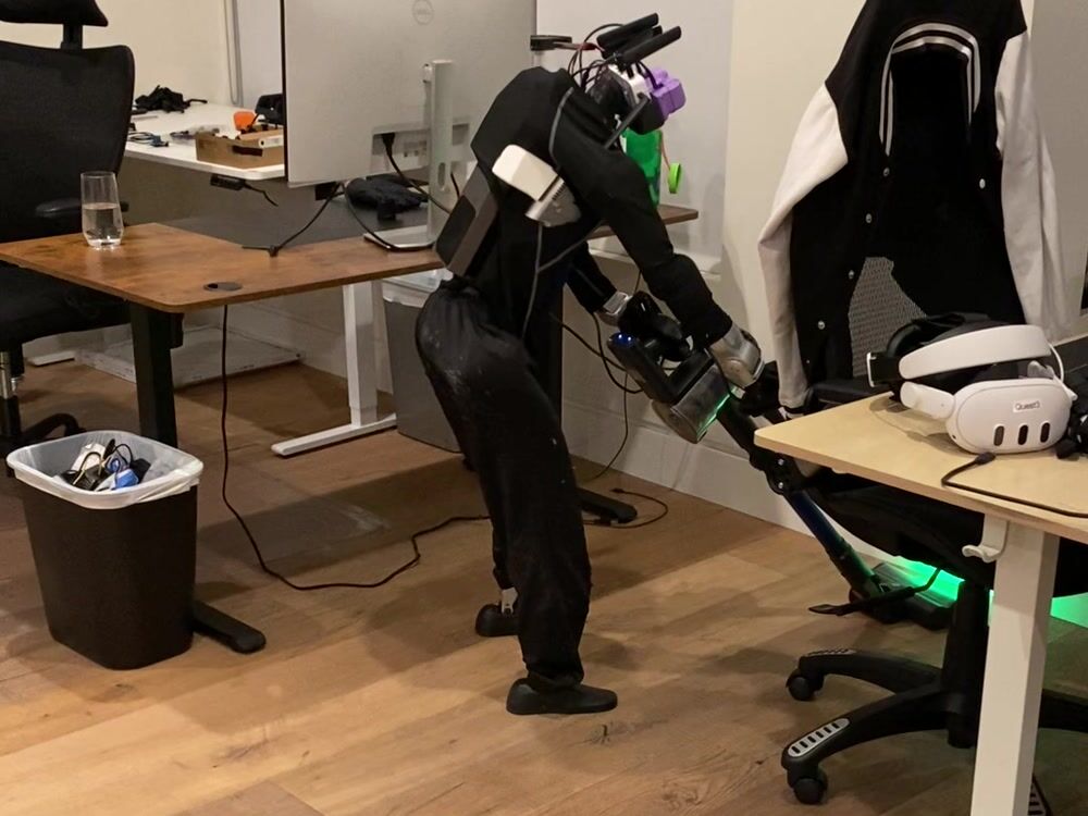 ▲▼美國舊金山新創 Tau Robotics 已正式推出人形機器人到府家政清潔。（圖／官網）