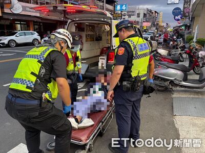 20歲壯男不敵酷暑！中暑脫水癱坐街頭　內埔警消即刻救援