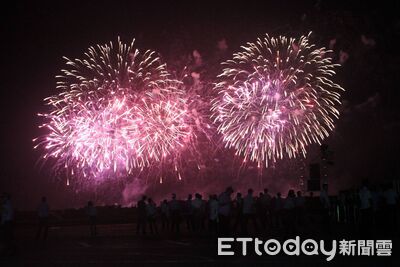 115年國慶焰火雙十璀璨登場 卑南溪出海口高空焰火點亮東海岸