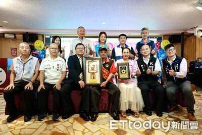 基隆仁愛區表揚30位模範父親 方定安:共同打造有愛城市