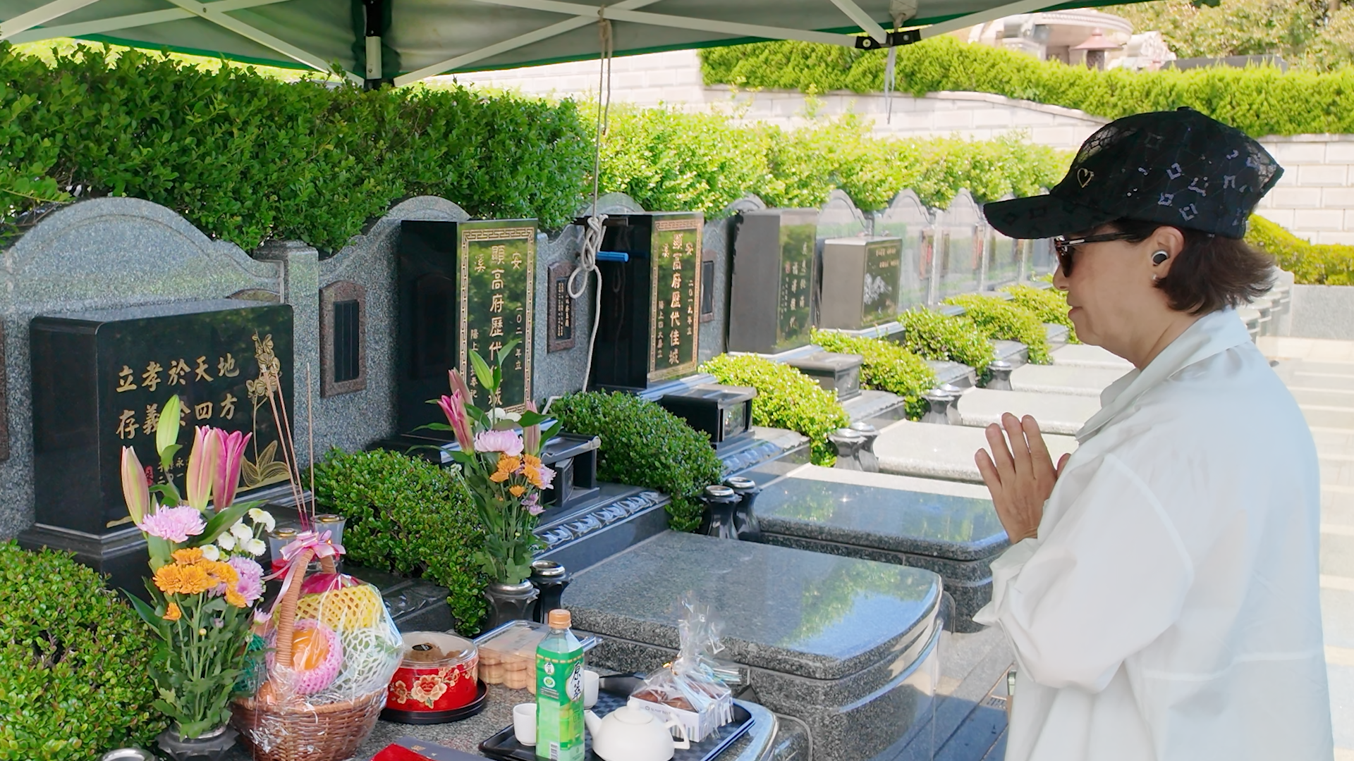 ▲▼業配,金華山真如淨苑藏寶塔,追思先人家屬,朱媽媽及家人。（圖／記者姜國輝攝）