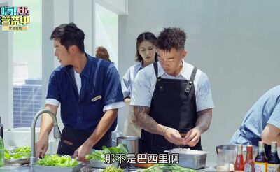 姚元浩遭翻出「狂砸曾沛慈頭部」畫面！ 本人40字回應了