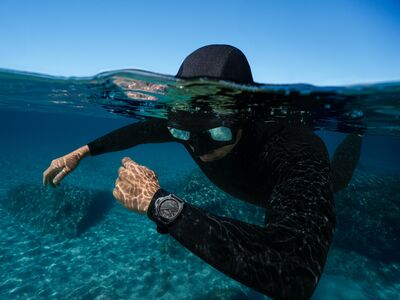 沛納海100克極致輕盈 錶殼獨一無二紋理配復古錶帶帥出新高度