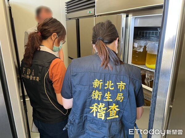 新北市衛生局稽查致癌油。（圖／新北市衛生局提供）