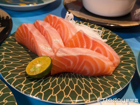 ▲一年一度的爭鮮鮭魚季重磅回歸。（圖／記者黃士原攝）