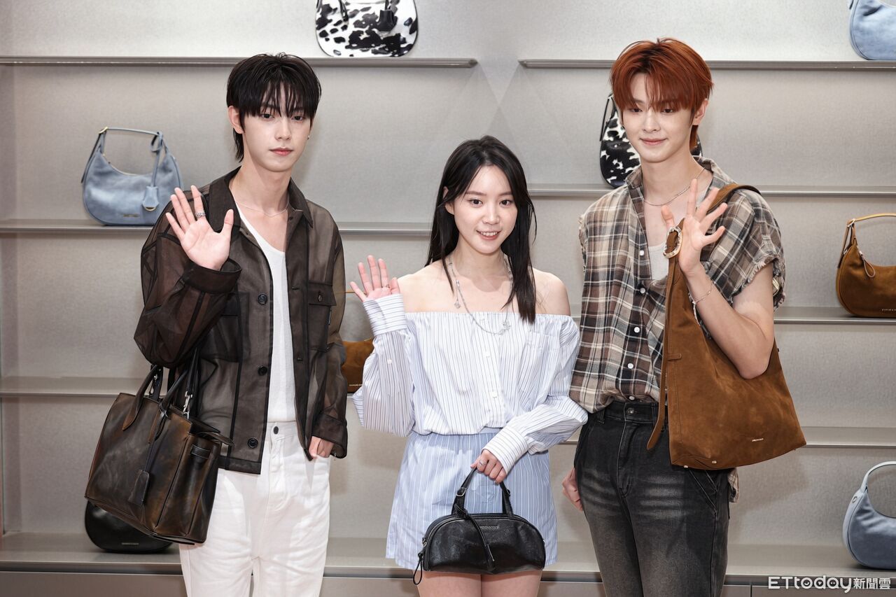 ▲FLARE U、程予希出席CHARLES & KEITH南西店全新開幕。（圖／記者林敬旻攝）