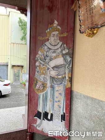 ▲縣府重視林崇本堂門神彩繪保存，將邀文資委員現勘審慎評估。（圖／南投縣政府提供）