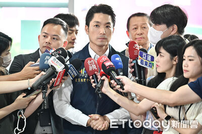 白海豚大轉彎！專家曝放颱風假機率