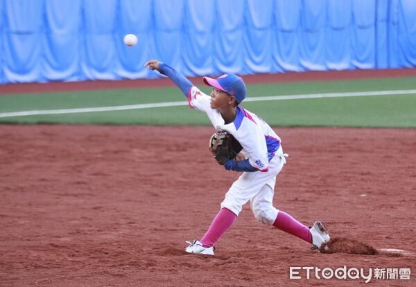 ▲▼2026年第二屆東森盃兩岸青少年棒球聯誼賽，丙組冠軍賽由平潭四向紅鯊棒球隊VS連城縣實驗小學棒球隊，最終由平潭四向紅鯊棒球隊拿下冠軍。（圖／記者湯興漢攝）