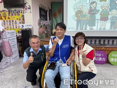 中華電信捐120台藍牙喇叭　南市「馨心學堂」帶長輩玩AI