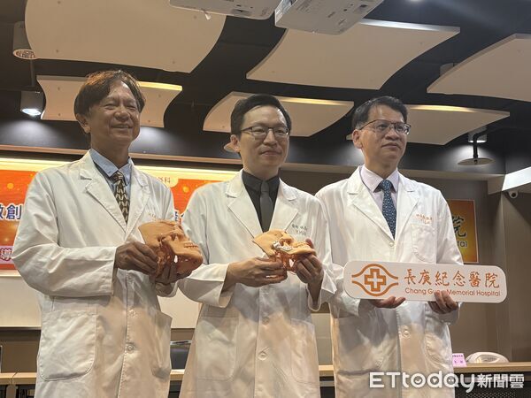 ▲▼左起：何正廷部長、林彥宏主任、賴伯亮副院長。（圖／記者洪巧藍攝）