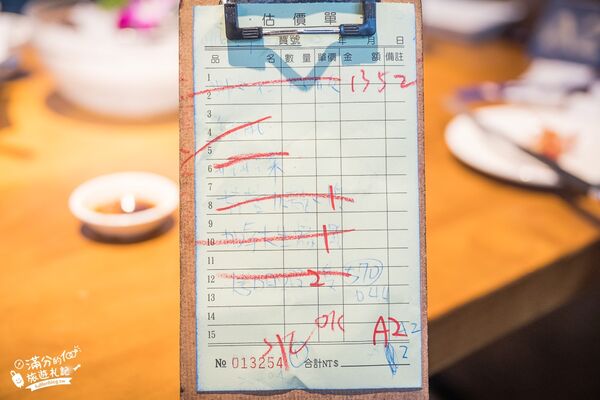 ▲▼八斗子海鮮餐廳打造夢幻大水槽，邊賞魚群邊享海鮮盛宴。（圖／《滿分的旅遊札記》授權提供）