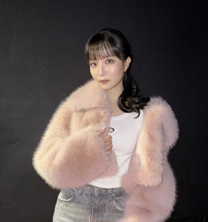 ▲▼出道前秘密交往！29歲女歌手嫁交往8年男友　婚禮放閃「愛的結晶」。（圖／翻攝自LUNCH IG）