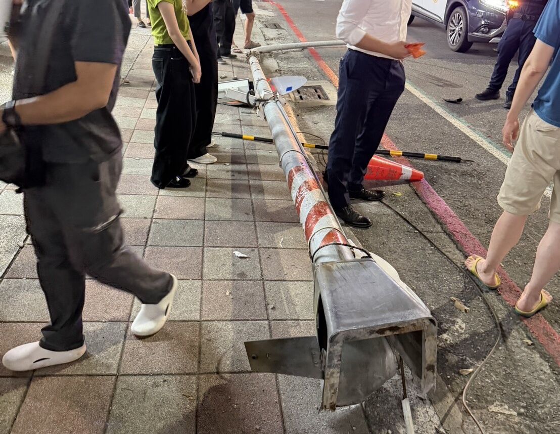 ▲▼高雄光華夜市重大車禍。（圖／民眾提供）