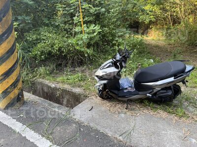 快訊／高雄湖內死亡車禍！電線桿奪命　男不明原因自撞亡