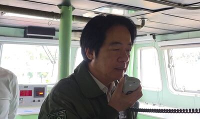 國軍首直播「濱海打擊」　賴清德登飛彈快艇64艇駕駛臺