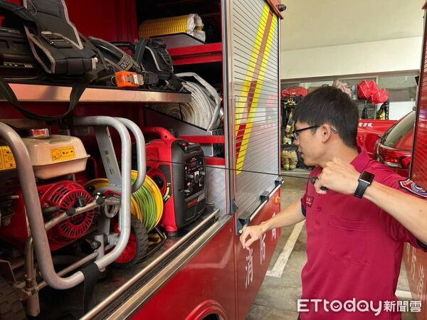 ▲中度颱風「白海豚」可能為台南帶來降雨，台南市消防局已完成防颱應變整備。（記者林東良翻攝，下同）