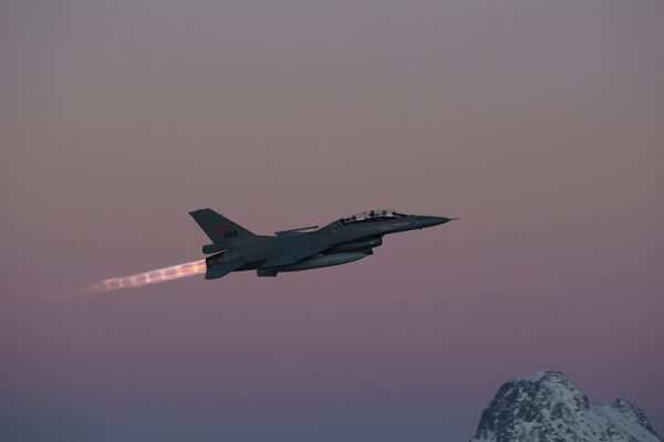 ▲▼F-16戰機從挪威博德（Bod&oslash;）機場起飛。（圖／路透）