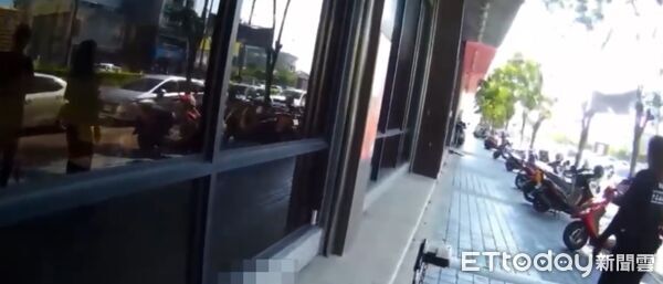 ▲台南市安平區中華西路某大賣場發生男子涉嫌對母女做出不雅動作事件，警方循線將陳姓犯嫌查緝到案。（記者林東良翻攝，下同）