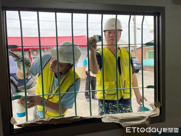 ▲台南市勞工局「做工行善團」完成鹽水區獨居長者住宅修繕，成為第333戶完工個案。（記者林東良翻攝，下同）