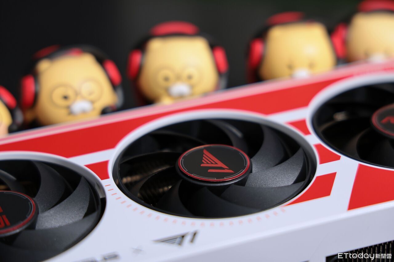 ▲▼      T1 x ASUS       。（圖／記者蘇晟彥攝）