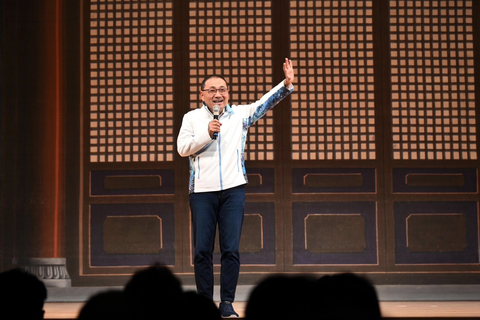 ▲新北敬老獻藝歌仔戲登場 府會攜手共演《金殿抗婚》。（圖／新北市新聞局提供）