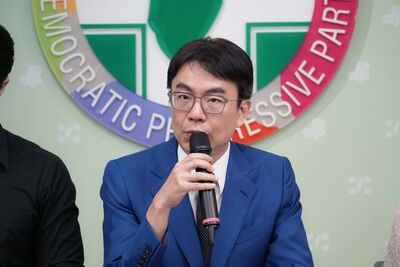 綠縣長參選人被控朝助理丟手機　本人道歉了：我有絕對責任