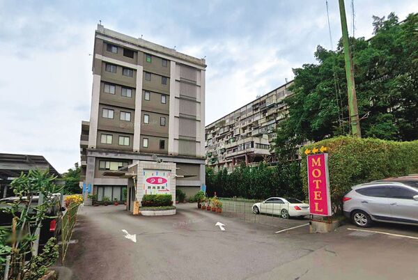 高、許開房間的少爺時尚旅館位於新北汐止山區，標榜清幽、隱密，休息3小時收費900到1,000元，價格實惠。（翻攝Google Maps）