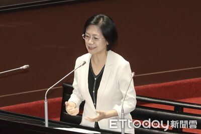 總預算明表決!翁曉玲喊凍卓榮泰4個月薪水 嗆「寧可餓死它」