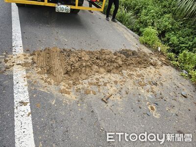 砂石車邊開邊漏！砂礫撒滿瑞芳台2丁線路面　警攔停揪出毒駕