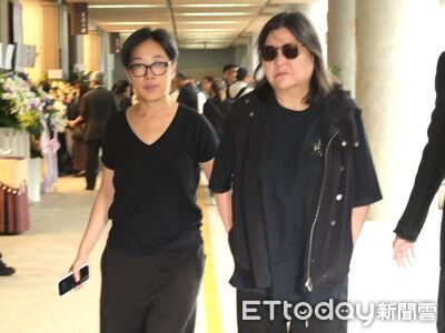 王凱43歲人生圓滿落幕　演藝圈大咖好友全「哭腫雙眼」離開告別式