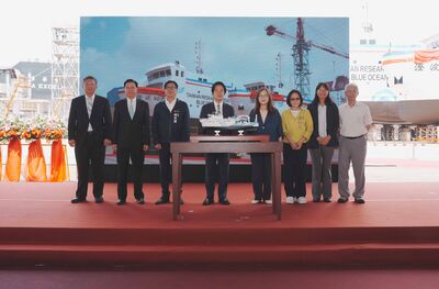 台船承造海洋研究院海洋基礎資料調查船兩艘 下水暨命名典禮