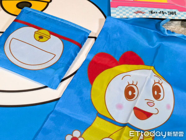 ▲王品「聚」、「和牛涮」聯名哆啦A夢　消費滿額抽可愛小吊飾。（圖／記者黃士原攝）