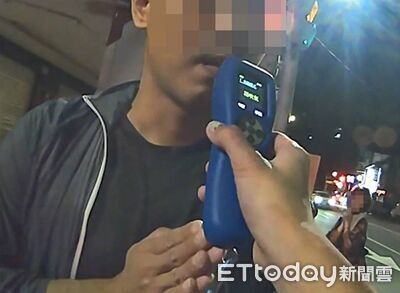 佛也怒了!喝酒慶生騎車上路 雙手合十念經耍賴...酒測值0.82