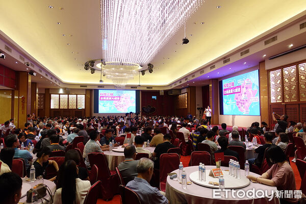 ▲台南建築界10大公協會共同舉辦「找回台南的光榮感」專題演講，吸引約700人到場關注城市發展。（記者林東良翻攝，下同）