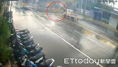鬼切畫面曝!台中女騎UBike「沒待轉」 內線貨車撞噴她拋飛亡