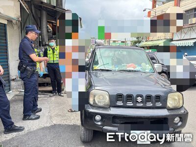嘉義阿公下車買東西！「2歲孫困車內」拍車窗爆哭　警消破窗救人