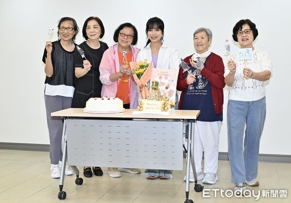 ▲▼ 林芯儀擔任「紅心字會」敬老大使。（圖／記者李毓康攝）