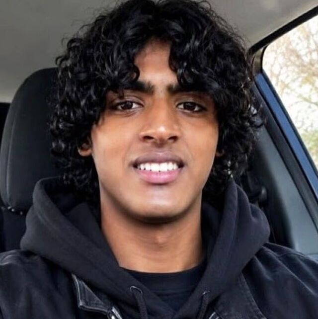 ▲▼ Arjun Aravind, một thiếu niên 17 tuổi đến từ Massachusetts, đã bị bắt giữ vào ngày 12 vì nghi ngờ giết mẹ và em trai mình. (Ảnh trái/CFP; Ảnh phải/Lấy từ Văn phòng Biện lý Quận Middlesex)