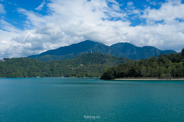▲▼月牙灣為日月潭秘境景點，沿岸設有自行車道可欣賞湖光美景。（圖／《飛天璇的口袋》授權提供）