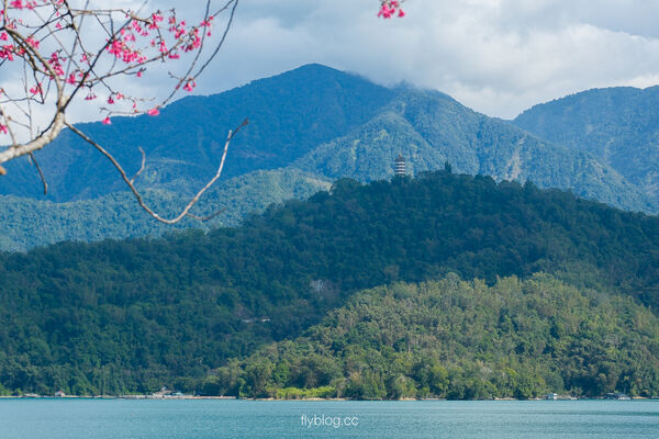 ▲▼月牙灣為日月潭秘境景點，沿岸設有自行車道可欣賞湖光美景。（圖／《飛天璇的口袋》授權提供）