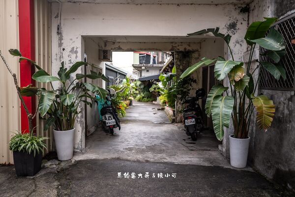▲▼MASLOW CAFE三星本店隱身宜蘭三星鄉靜謐巷弄，結合老宅咖啡與麵包店。（圖／《陳小可的吃喝玩樂》授權提供）