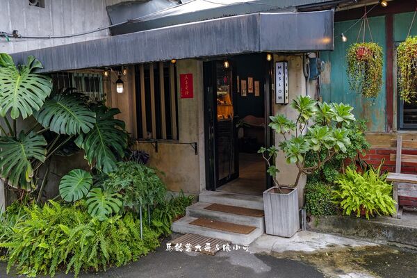 ▲▼MASLOW CAFE三星本店隱身宜蘭三星鄉靜謐巷弄，結合老宅咖啡與麵包店。（圖／《陳小可的吃喝玩樂》授權提供）
