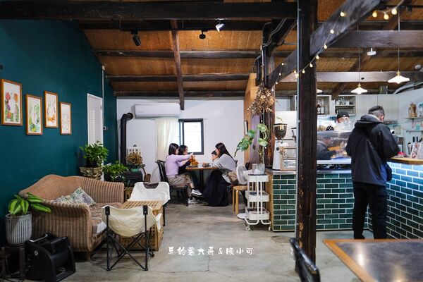 ▲▼MASLOW CAFE三星本店隱身宜蘭三星鄉靜謐巷弄，結合老宅咖啡與麵包店。（圖／《陳小可的吃喝玩樂》授權提供）