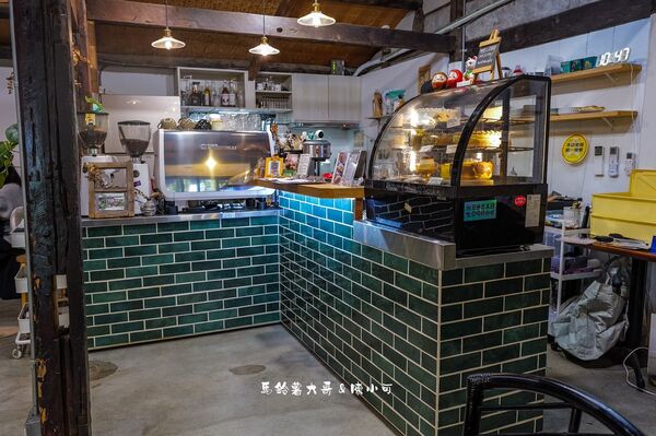 ▲▼MASLOW CAFE三星本店隱身宜蘭三星鄉靜謐巷弄，結合老宅咖啡與麵包店。（圖／《陳小可的吃喝玩樂》授權提供）