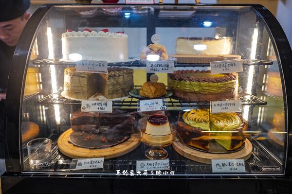 ▲▼MASLOW CAFE三星本店隱身宜蘭三星鄉靜謐巷弄，結合老宅咖啡與麵包店。（圖／《陳小可的吃喝玩樂》授權提供）