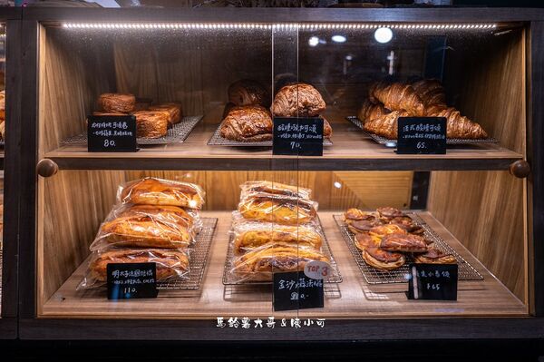 ▲▼MASLOW CAFE三星本店隱身宜蘭三星鄉靜謐巷弄，結合老宅咖啡與麵包店。（圖／《陳小可的吃喝玩樂》授權提供）