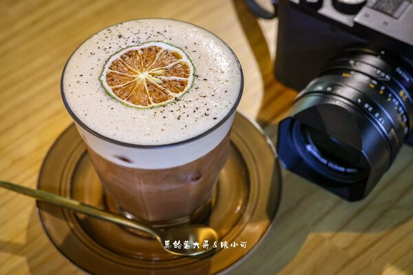 ▲▼MASLOW CAFE三星本店隱身宜蘭三星鄉靜謐巷弄，結合老宅咖啡與麵包店。（圖／《陳小可的吃喝玩樂》授權提供）